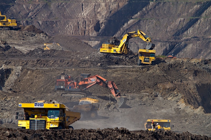 Mining Vehicles and Mobile Equipment pervidi